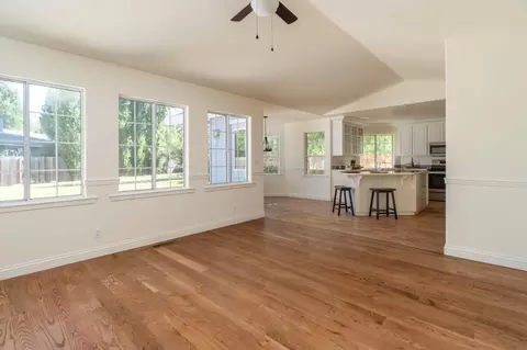 Living - 535 Sunny Oak Ct, Murphys, CA 95247 photo 4 of 4