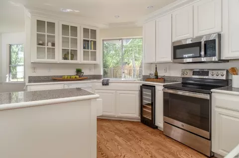 Kitchen - 535 Sunny Oak Ct, Murphys, CA 95247 photo 3 of 4