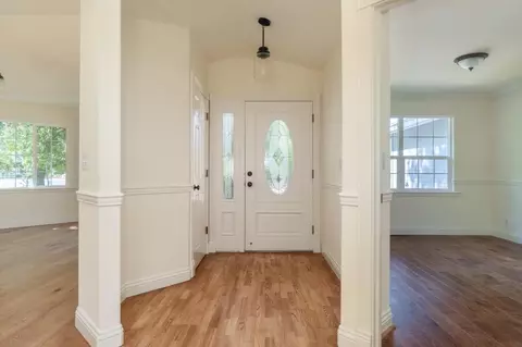 Entry Way - 535 Sunny Oak Ct, Murphys, CA 95247 photo 1 of 2