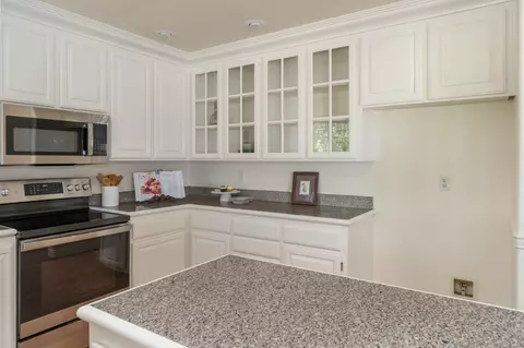 Kitchen - 535 Sunny Oak Ct, Murphys, CA 95247 photo 4 of 4