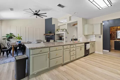 Kitchen - 571 Laki Pl, Manteca, CA 95336 photo 2 of 2