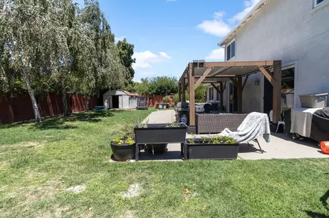Exterior - 571 Laki Pl, Manteca, CA 95336 photo 3 of 4