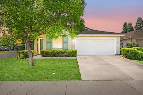 9412 Blue Falls Ct, Elk Grove, CA 95624