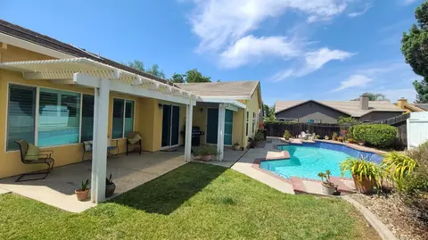 8435 Alameda Park Dr, Elk Grove, CA 95624
