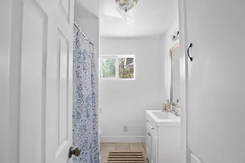 Bath - 1632 Evans Rd, Ceres, CA 95307 photo 2 of 2