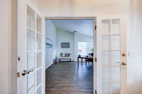 Entry Way - 604 Rensselaer Ct, Merced, CA 95340 photo 3 of 6