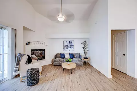 Living - 604 Rensselaer Ct, Merced, CA 95340 photo 1 of 5