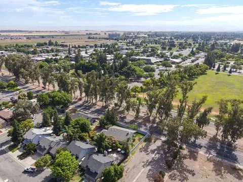 View/Area - 604 Rensselaer Ct, Merced, CA 95340 photo 15 of 19