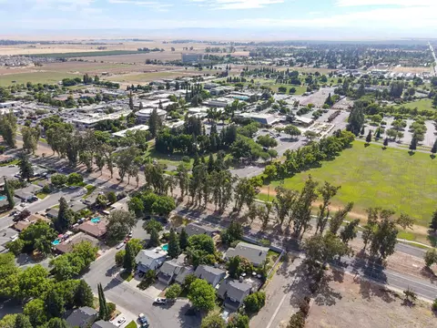 View/Area - 604 Rensselaer Ct, Merced, CA 95340 photo 13 of 19