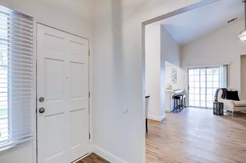 Entry Way - 604 Rensselaer Ct, Merced, CA 95340 photo 2 of 6