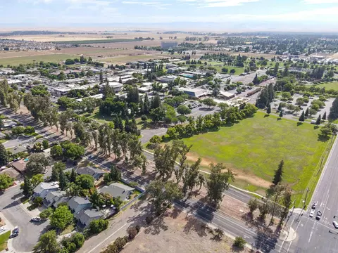 View/Area - 604 Rensselaer Ct, Merced, CA 95340 photo 11 of 19