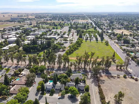View/Area - 604 Rensselaer Ct, Merced, CA 95340 photo 14 of 19