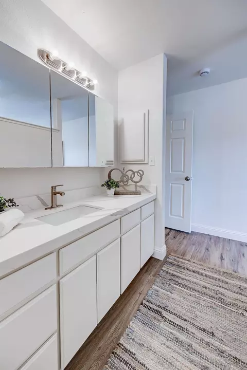 Bath - 604 Rensselaer Ct, Merced, CA 95340 photo 4 of 8