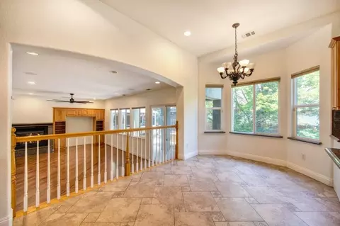 Living - 943 Ranch Rd, Galt, CA 95632 photo 4 of 9