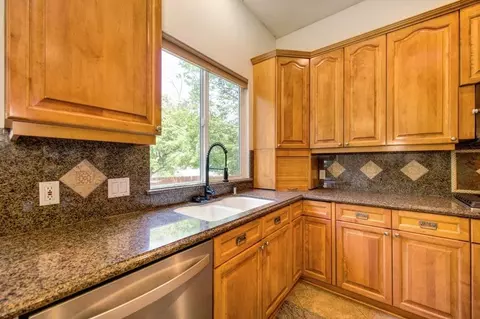 Kitchen - 943 Ranch Rd, Galt, CA 95632 photo 8 of 8