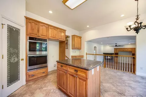 Kitchen - 943 Ranch Rd, Galt, CA 95632 photo 7 of 8