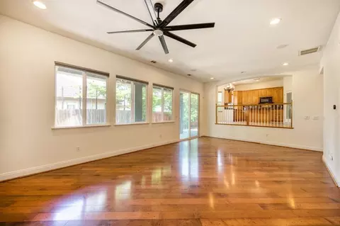 Living - 943 Ranch Rd, Galt, CA 95632 photo 8 of 9