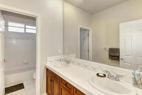 Bath - 3723 Gresham Ln, Sacramento, CA 95835 photo 6 of 6