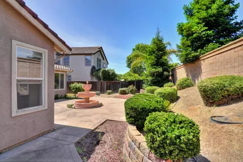 Exterior - 3723 Gresham Ln, Sacramento, CA 95835 photo 6 of 9