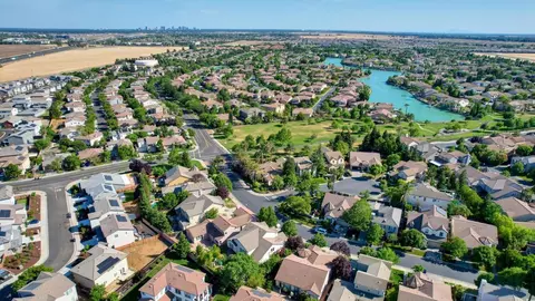 View/Area - 3723 Gresham Ln, Sacramento, CA 95835 photo 3 of 12
