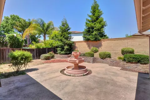 Exterior - 3723 Gresham Ln, Sacramento, CA 95835 photo 3 of 9