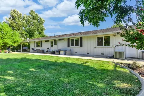 Exterior - 13405 Apple Rd, Wilton, CA 95693 photo 16 of 25