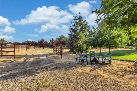 Exterior - 13405 Apple Rd, Wilton, CA 95693 photo 24 of 25