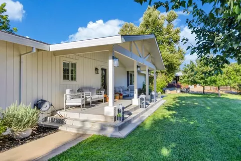 Exterior - 13405 Apple Rd, Wilton, CA 95693 photo 5 of 25