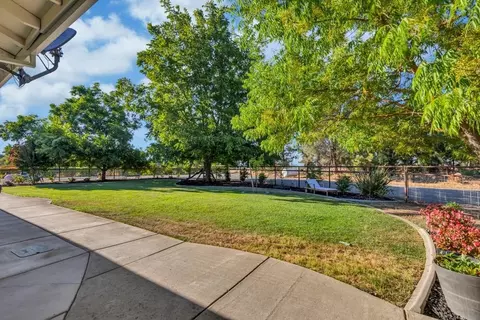 Exterior - 13405 Apple Rd, Wilton, CA 95693 photo 11 of 25