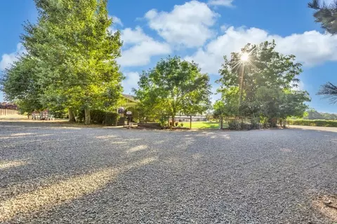 Exterior - 13405 Apple Rd, Wilton, CA 95693 photo 20 of 25