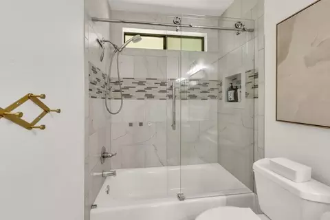 Bath - 13405 Apple Rd, Wilton, CA 95693 photo 2 of 6