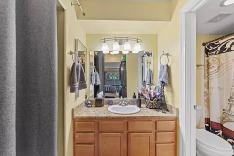 Bath - 7100 Stella Ln #3, Carmichael, CA 95608 photo 1 of 3