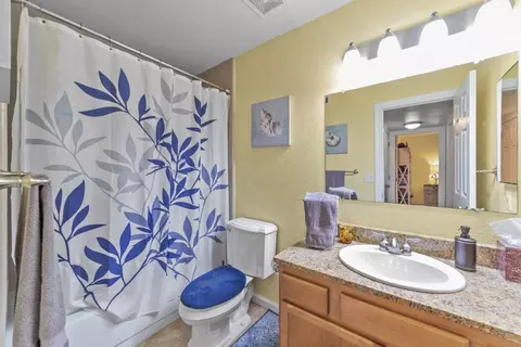 Bath - 7100 Stella Ln #3, Carmichael, CA 95608 photo 3 of 3