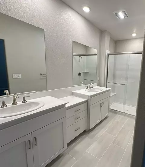 Bath - 1651 Carson River Loop, Lincoln, CA 95648 photo 1 of 2