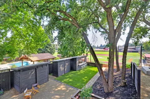 Exterior - 1181 Jacob Ln, Carmichael, CA 95608 photo 8 of 25