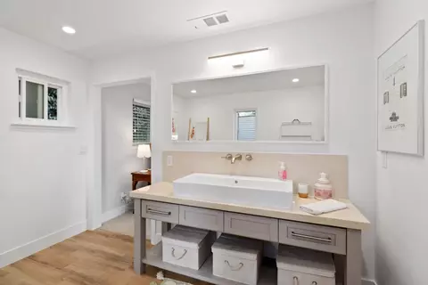 Bath - 1181 Jacob Ln, Carmichael, CA 95608 photo 4 of 8