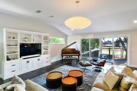 Living - 1181 Jacob Ln, Carmichael, CA 95608 photo 5 of 7