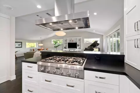 Kitchen - 1181 Jacob Ln, Carmichael, CA 95608 photo 7 of 8
