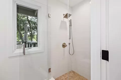 Bath - 1181 Jacob Ln, Carmichael, CA 95608 photo 5 of 8