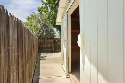 Exterior - 1364 Lincoln Blvd, Tracy, CA 95376 photo 7 of 9