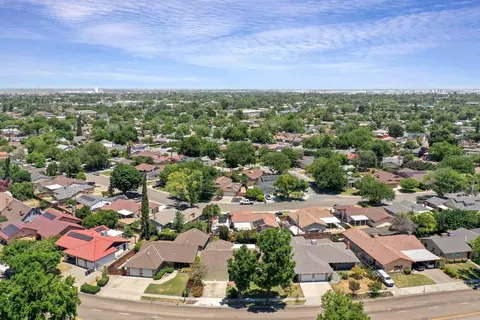 View/Area - 1364 Lincoln Blvd, Tracy, CA 95376 photo 2 of 12
