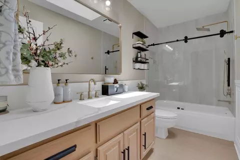 Bath - 1012 Copper Bridge Ct, Modesto, CA 95355 photo 1 of 3