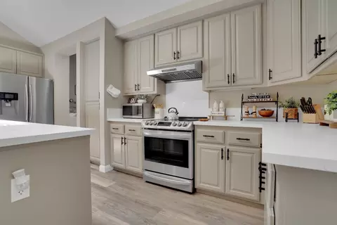 Kitchen - 1012 Copper Bridge Ct, Modesto, CA 95355 photo 3 of 4