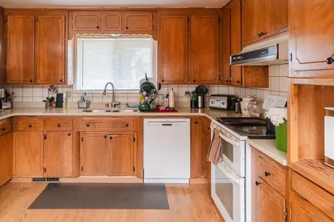 Kitchen - 7442 Pine St, Hughson, CA 95326 photo 1 of 2