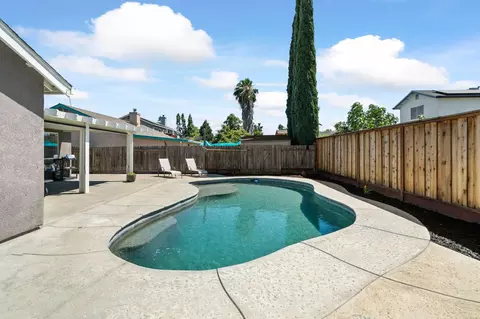 16251 Williamstowne Dr, Lathrop, CA 95330 photo 32