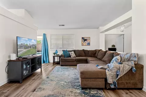 16251 Williamstowne Dr, Lathrop, CA 95330 photo 7