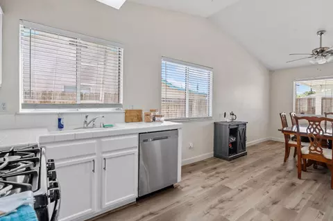 16251 Williamstowne Dr, Lathrop, CA 95330 photo 16