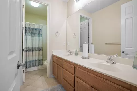 Bath - 382 John Kamps Way, Ripon, CA 95366 photo 4 of 4