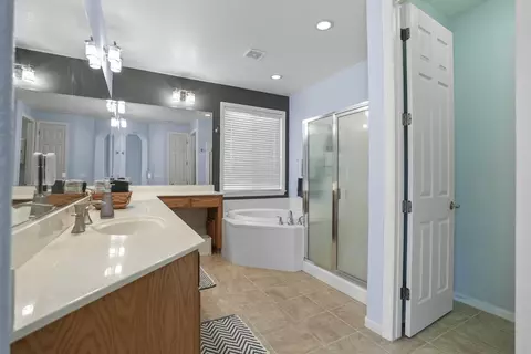 Bath - 382 John Kamps Way, Ripon, CA 95366 photo 2 of 4