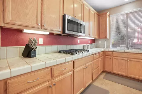 Kitchen - 382 John Kamps Way, Ripon, CA 95366 photo 3 of 4